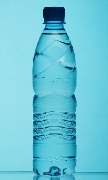 Garrafa de água de plástico