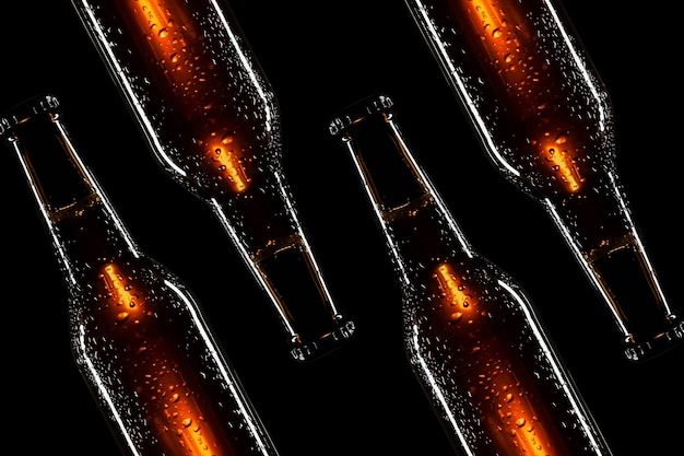 Garrafa de cerveja com fundo preto