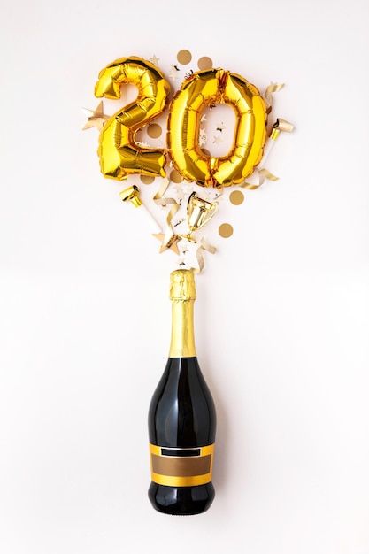 Garrafa de champanhe de festa de aniversário feliz com balão de número de ouro