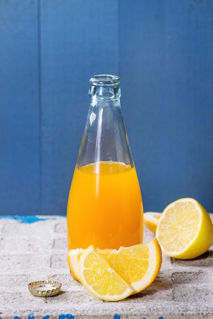Garrafa de limonada cítrica