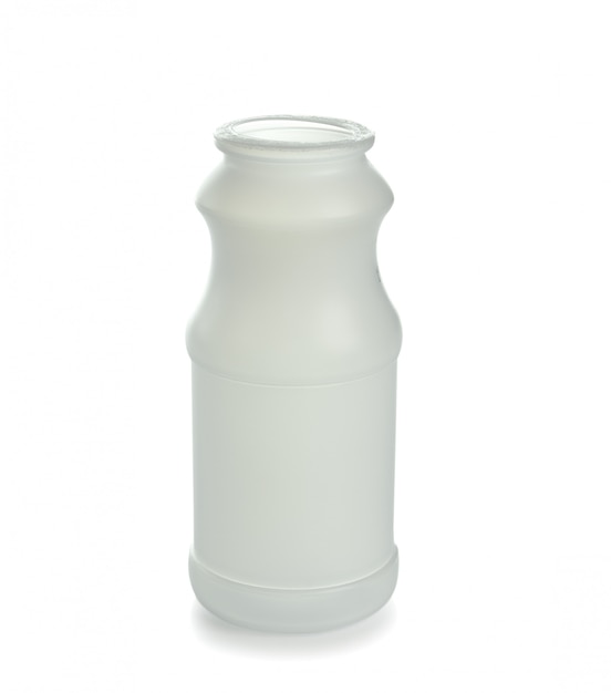 Garrafa de plástico vazia isolada em um fundo branco