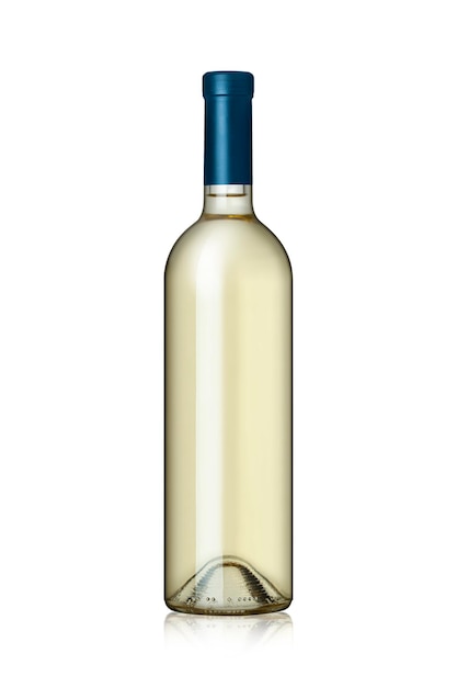 Garrafa de vinho branca isolada em um fundo branco com traçado de recorte