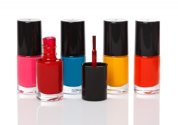 Garrafas com um esmalte colorido