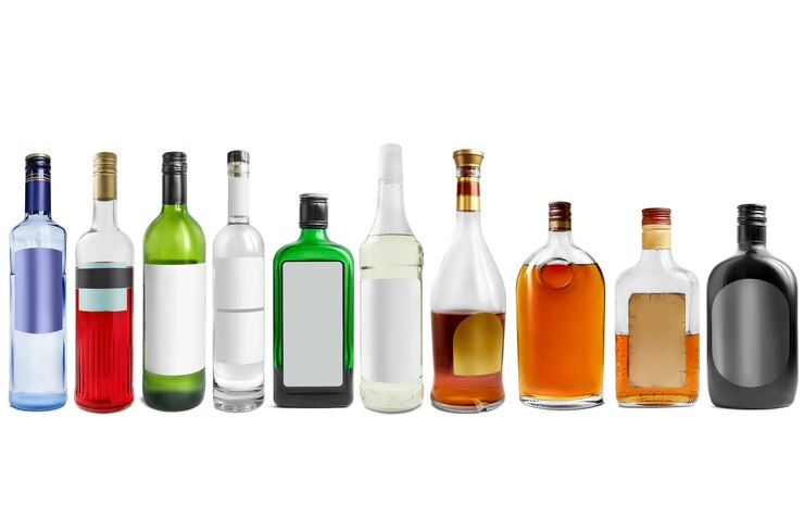 Foto garrafas de álcool isoladas