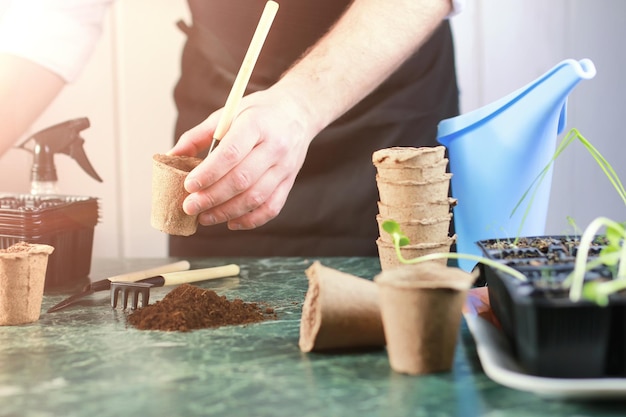 Gartenarbeit zu Hause Handsprossentisch