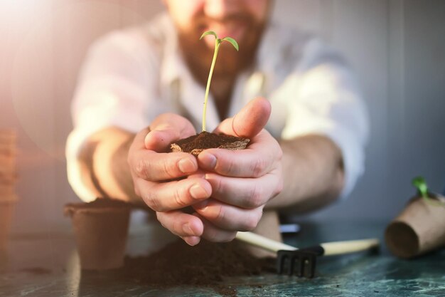 Gartenarbeit zu Hause Handsprossentisch