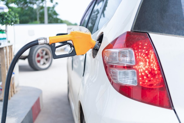 Gás de transferência de serviço de enchimento de petróleo comercial do posto de gasolina para o carro branco