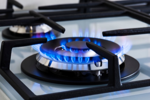 Gas zum Kochen von Lebensmitteln zu Hause Moderner Küchenherd