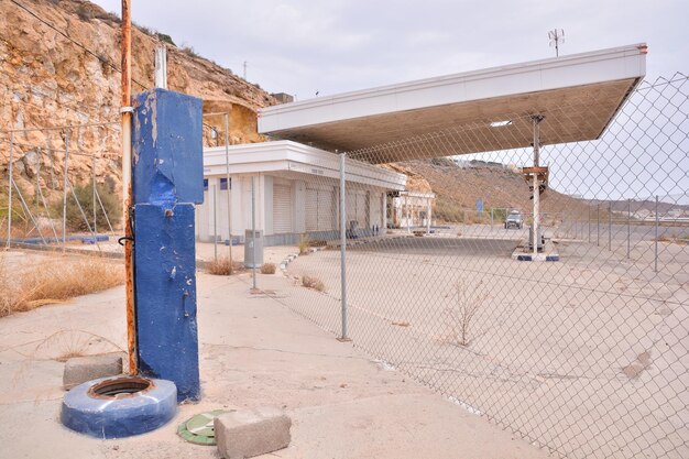 Gasolinera abandonada en Andalucía al sur de España