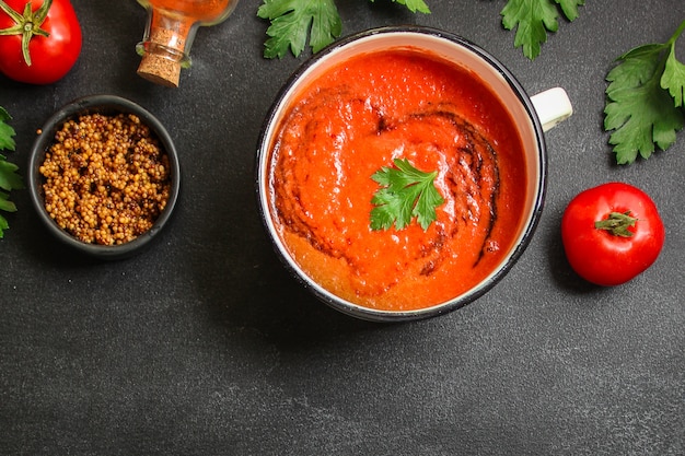 Gaspacho, tomate ou cenoura com legumes