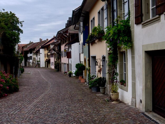 Foto gasse inmitten von gebäuden in der stadt