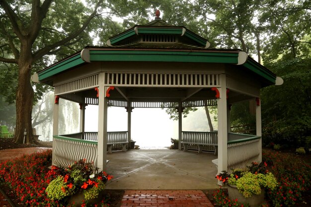 Foto gazebo im park