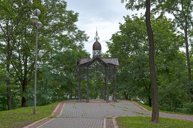 Gazebo Kokorovskaya na Colina Volodymyrska, em Kiev