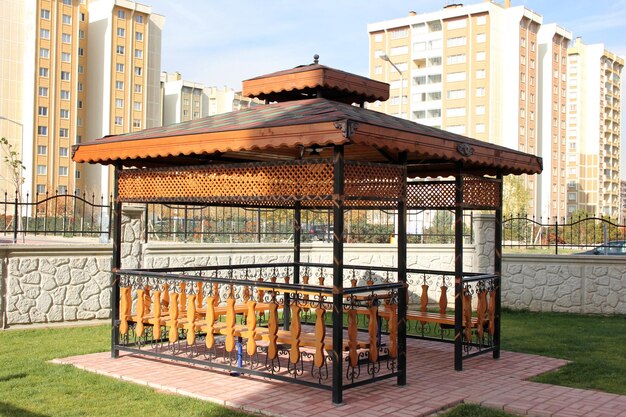 Gazebo en el patio de la casa.