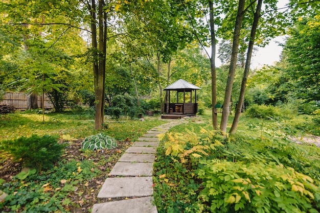 Gazebo para relajarse en el parque