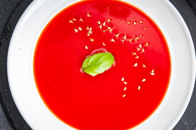 gazpacho sopa de tomate primer plato comida saludable comida merienda en la mesa espacio de copia fondo de alimentos