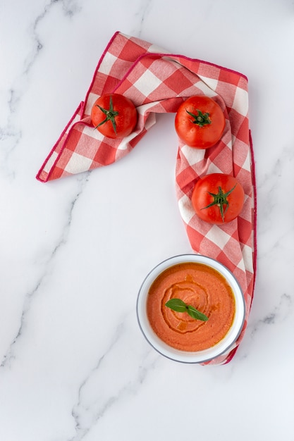 Gazpacho típico español casero. Sopa de tomate