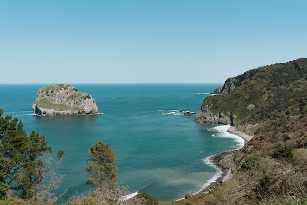 Gaztelugatxe costa do norte da Espanha