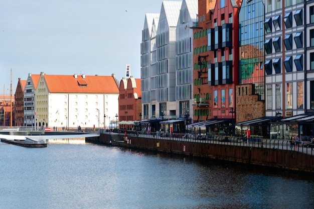 Foto gdansk polonia vista desde el lado del río