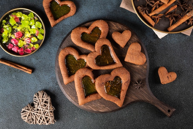 Gebackene Keksherzen Herzkekse mit Karamell Valentinstag-Dessert Frauentag-Dessert Muttertags-Dessert