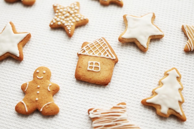 gebackene Lebkuchen mit Zuckerguss