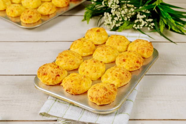 Gebackenes brasilianisches Käsebrot aus Maniokstärke.