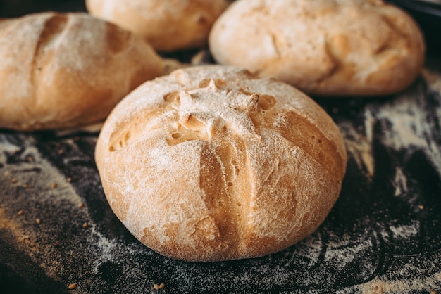 Gebackenes Brot in der Bäckerei die Bäckerei