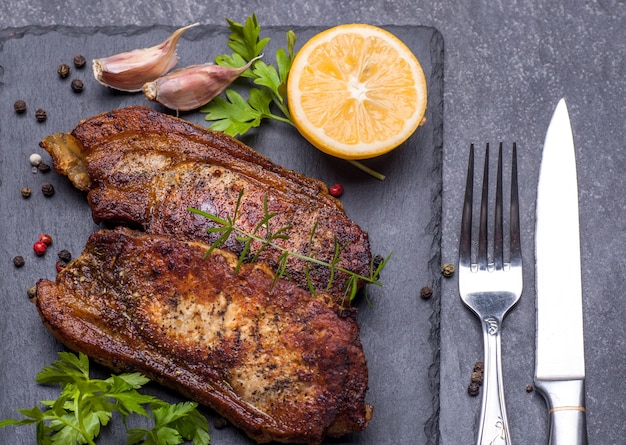 Gebackenes Schweinefleisch