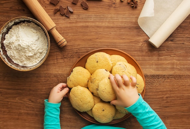 Gebäck, Kuchen, kochen ihre eigenen Hände. Selektiver Fokus Natur