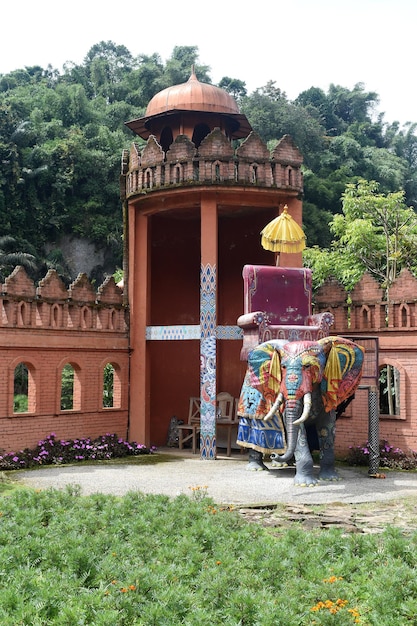 Gebäude im indischen Mogulstil in einem Themenpark