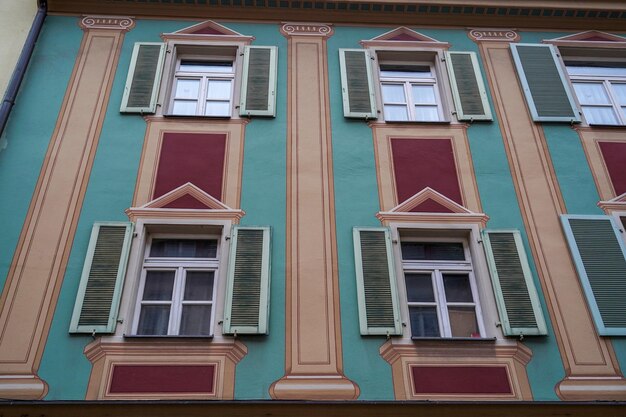 Gebäude in der Altstadt von Regensburg - Bayern. UNESCO-Weltkulturerbe in Deutschland im Detail