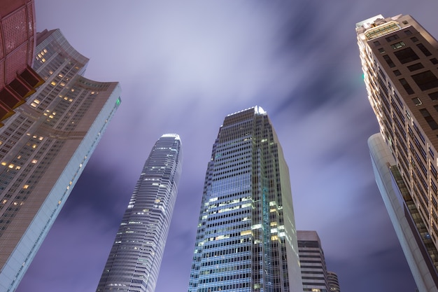 Gebäude in der Hong Kong Stadt nachts