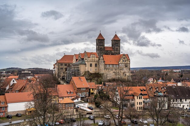 Gebäude in der Stadt gegen den Himmel