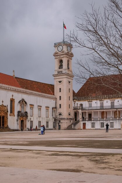 Gebäude in der Stadt gegen den Himmel