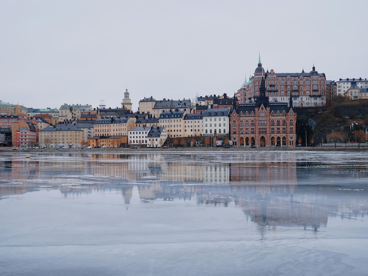 Foto gebäude und gefrorenes meer in stockholm