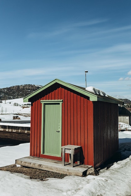 Foto gebautes bauwerk am strand gegen den himmel