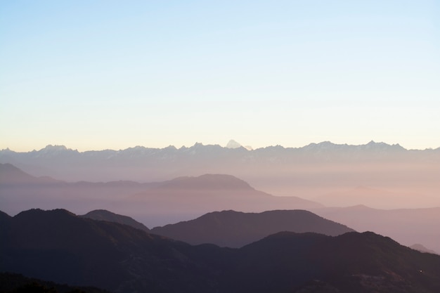 Gebirgszüge gegen Himmel am Morgen, Landschaft