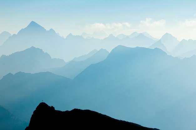 Foto gebirgszüge silhouetten