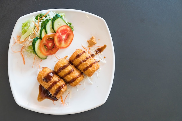 Gebratene Kartoffeln mit Tonkatsu-Sauce