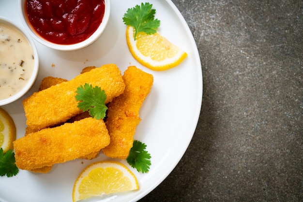 gebratener Fischstäbchen oder Pommes Frites Fisch mit Sauce