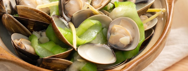 Gebratener Luffa-Kürbis mit Clam Taiwanesisches hausgemachtes lokales Essen