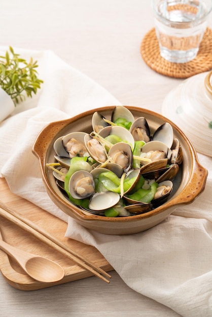 Gebratener Luffa-Kürbis mit Clam Taiwanesisches hausgemachtes lokales Essen