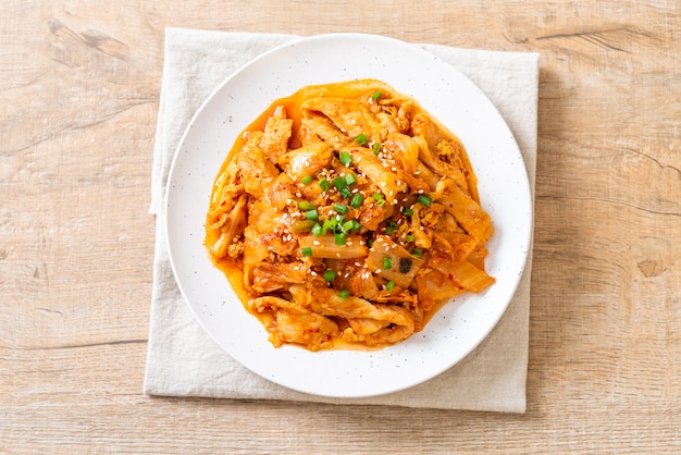 gebratenes Schweinefleisch mit Kimchi