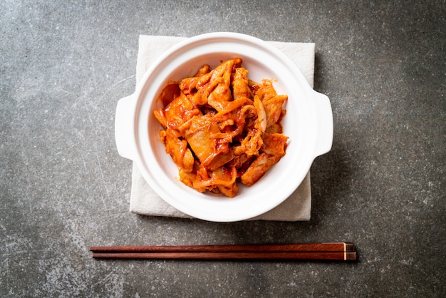 gebratenes Schweinefleisch mit Kimchi