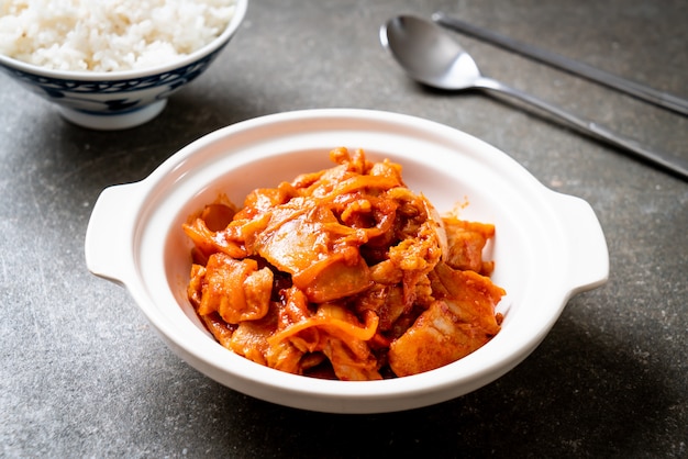 gebratenes Schweinefleisch mit Kimchi