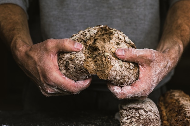 Gebrochenes Brot