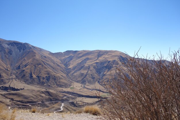 Gefährliche kurvenreiche Wüstenstraße Route 33 Salta Argentinien schmutzige Straße in den Anden