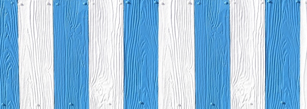 Gefälschte Holzstruktur mit weißen und blauen Akzenten