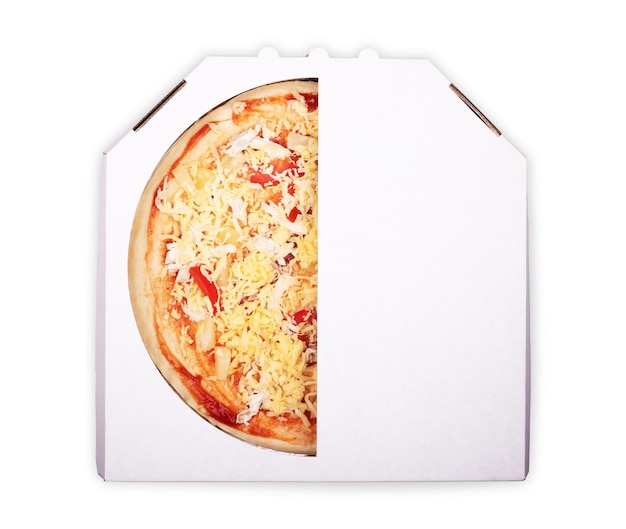 Foto gefrorene pizza auf holzschneidebrett