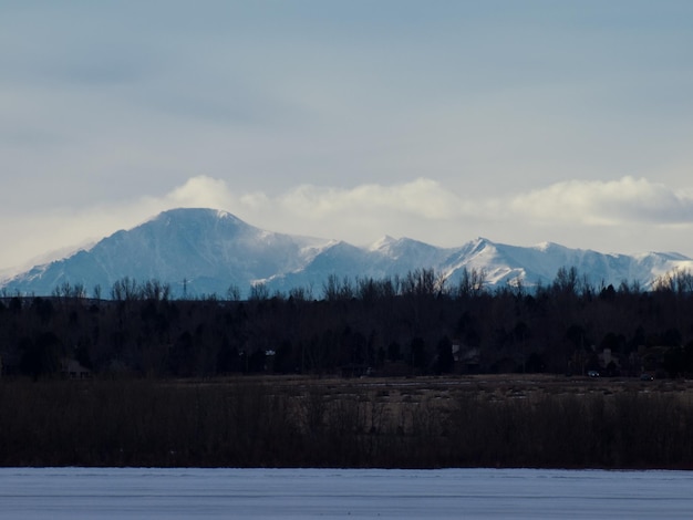 Gefrorener Cherry Creek Stausee.